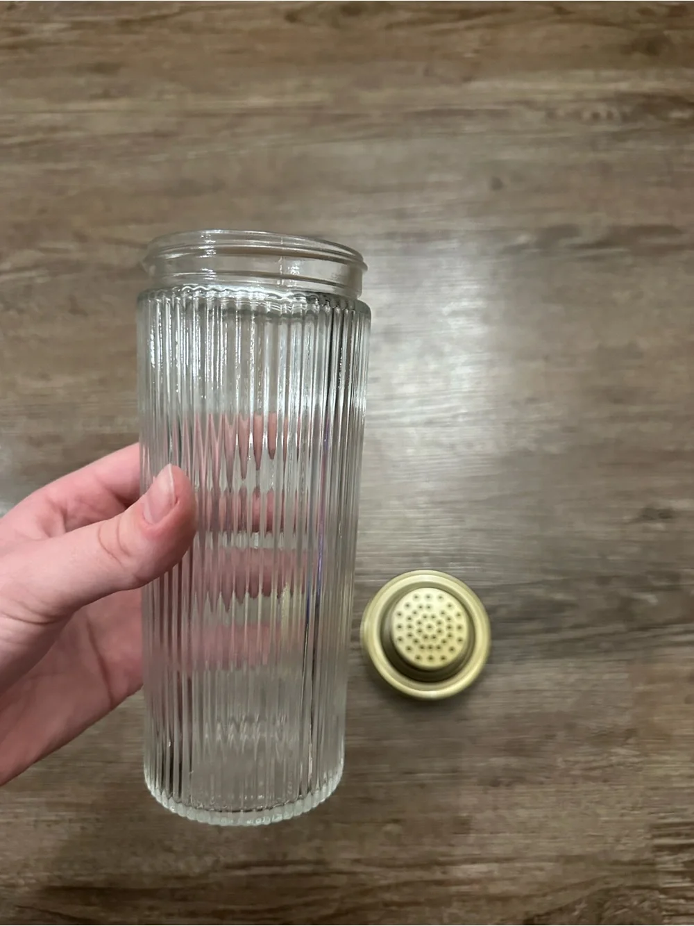 Threshold ribbed glass